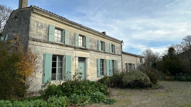 4 Bedroom(s) - 3 Bathroom(s) - 3,678m² land for sale in Charente-Maritime, Poitou-Charentes, France - FrenchPropertyPortal.com Très belle propriété charme et environnement paisible for sale for 318,000€ in Charente-Maritime, Poitou-Charentes