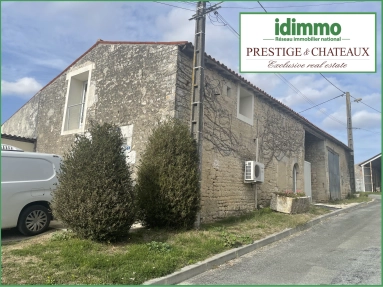 Murs et fonds de fromagerie artisanale spécialisée dans le fromage de chèvre for sale for 230,000&euro; in Charente-Maritime, Poitou-Charentes