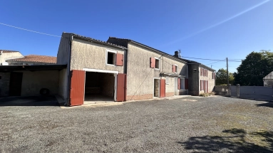 Maison de village aux belles perspectives for sale for 139,000&euro; in Charente-Maritime, Poitou-Charentes
