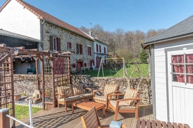 For sale in the Creuse, set of 2 houses and outbuildings for sale for 243,800€ in Creuse, Limousin