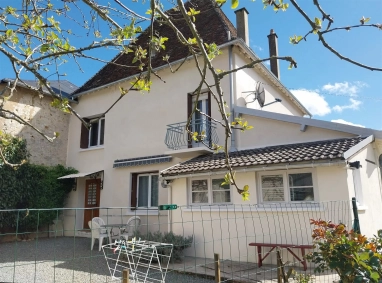 Village house for sale near Argenton sur Creuse 36 for sale for 117,700&euro; in Indre, Centre