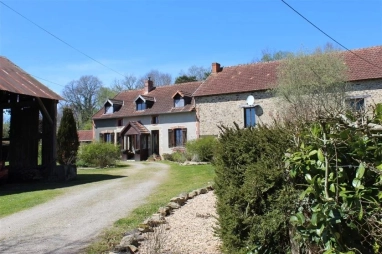 Large Country House with Land and Woodland near Cromac for sale for 243,800€ in Haute-Vienne, Limousin