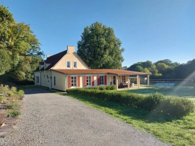 House with pool for sale in the north of the Haute Vienne 87 for sale for 315,000&euro; in Haute-Vienne, Limousin
