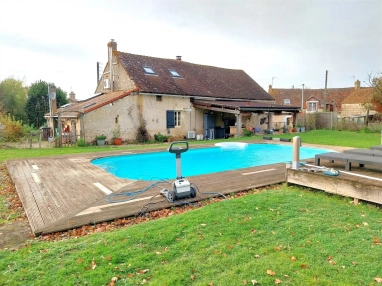 House with pool for sale in the Montmorillon region 86 for sale for 160,500&euro; in Vienne, Poitou-Charentes