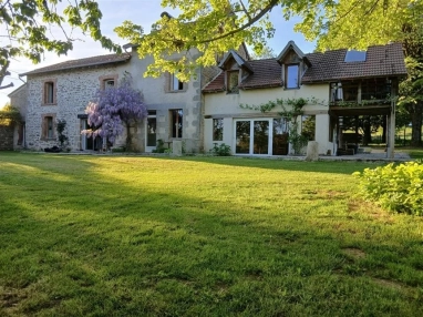 4 Bedroom(s) - 0 m² land for sale in Creuse, Limousin, France - FrenchPropertyPortal.com For Sale - Peaceful Rural Family Home with Gardens – Thauron (23) for sale for 233,200€ in Creuse, Limousin