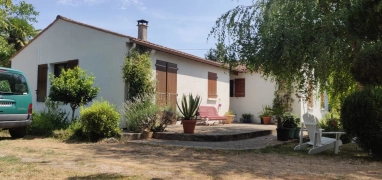 For sale bungalow with garage in  Rioux, Charente-Maritime for sale for 247,900&euro; in Charente-Maritime, Poitou-Charentes