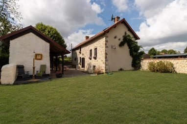 For sale: charming home with 4,094 m² land, in the Creuse for sale for 157,500&euro; in Creuse, Limousin