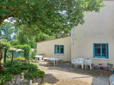 House of village for sale for 66,000€ in Charente, Poitou-Charentes