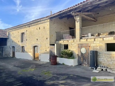 4 Bedroom(s) - 610m² land for sale in Charente, Poitou-Charentes, France - FrenchPropertyPortal.com for sale for 61,600€ in Charente, Poitou-Charentes