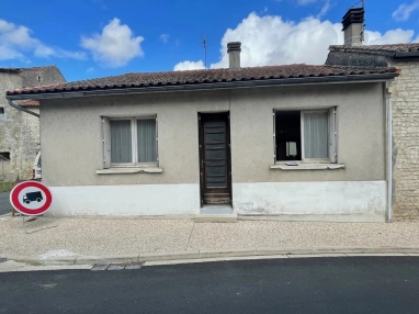 2 Bedroom(s) - 622m² land for sale in Charente, Poitou-Charentes, France - FrenchPropertyPortal.com Village house to renovate for sale for 49,500€ in Charente, Poitou-Charentes