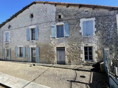 1 Bedroom(s) - 440m² land for sale in Charente, Poitou-Charentes, France - FrenchPropertyPortal.com House in the heart of a village for renovation for sale for 80,300€ in Charente, Poitou-Charentes