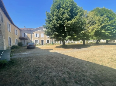  for sale for 304,500&euro; in Charente, Poitou-Charentes