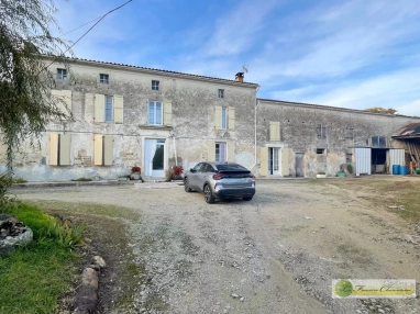 Stone village house for sale for 118,800&euro; in Charente-Maritime, Poitou-Charentes