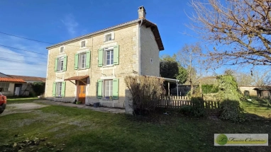 4 Bedroom(s) - 6,902m² land for sale in Charente, Poitou-Charentes, France - FrenchPropertyPortal.com for sale for 217,000€ in Charente, Poitou-Charentes