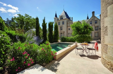 Wonderful 3 bed house with private swimming pool on exclusive wine domaine for sale for 550,000&euro; in Hérault, Languedoc-Roussillon