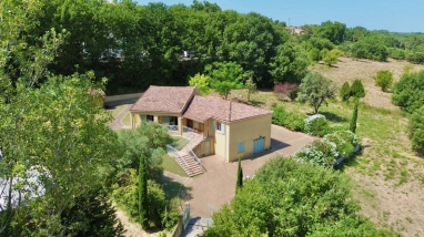 Bright 4-Bedroom Home with Large Garden, Extra Space & Countryside Views near Pézenas for sale for 395,000&euro; in Hérault, Languedoc-Roussillon