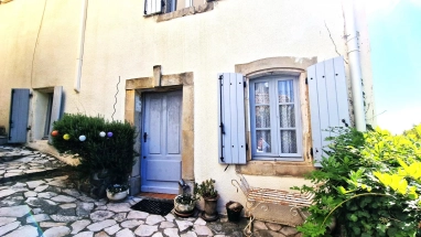 Pretty 3 bedroom village house with gorgeous view for sale for 130,000&euro; in Hérault, Languedoc-Roussillon