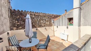 Charming 2 or 3 Bedroom Village House for sale for 180,000&euro; in Hérault, Languedoc-Roussillon
