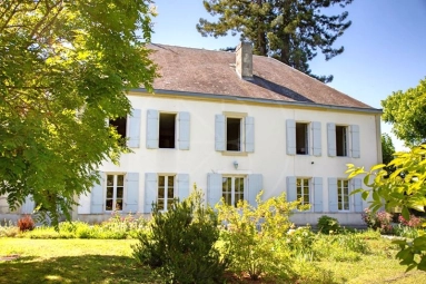 6 Bedroom(s) - 3 Bathroom(s) - 17,344m² land for sale in Gironde, Aquitaine, France - FrenchPropertyPortal.com Flaujagues, Gironde, Aquitaine for sale for 795,000€ in Gironde, Aquitaine