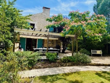Bazoges-en-Pareds, Vendee, Pays de la Loire for sale for 390,000&euro; in Vendée, Pays-de-la-Loire