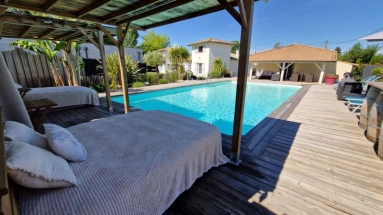 6 Bedroom(s) - 3 Bathroom(s) - 2,056m² land for sale in Gironde, Aquitaine, France - FrenchPropertyPortal.com Saint Sulpice et Cameyrac, Gironde, Aquitaine for sale for 928,800€ in Gironde, Aquitaine