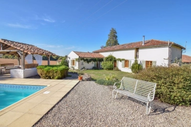 Genouille, Vienne, Poitou-Charentes for sale for 595,000&euro; in Vienne, Poitou-Charentes