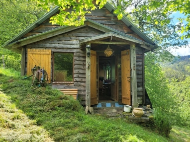 Self-sufficient mountain chalet with stunning views for sale for 129,000&euro; in Ariège, Midi-Pyrénées