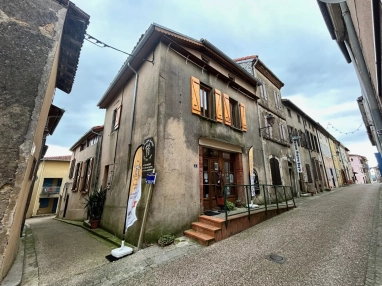 Character house with gallery and workshop in the heart of the artist village of Carla-Bayle for sale for 145,000&euro; in Ariège, Midi-Pyrénées
