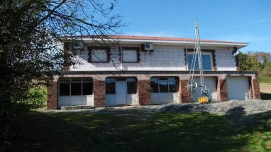Modern, to complete spacious villa with equipment for sale for 299,000&euro; in Haute-Pyrénées, Midi-Pyrénées