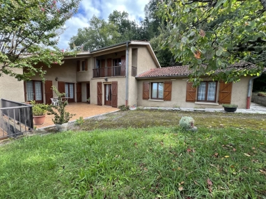 House in Saint Lizier with garage and garden for sale for 249,000&euro; in Ariège, Midi-Pyrénées