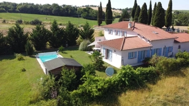 Large house with a swimming pool in a small village. for sale for 364,500&euro; in Haut-Garonne, Midi-Pyrénées