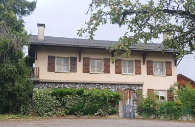 Beautiful house with a large terrace, outbuildings, and land. for sale for 265,000&euro; in Ariège, Midi-Pyrénées
