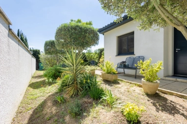 2 Bedroom(s) - 644m² land for sale in Aude, Languedoc-Roussillon, France - FrenchPropertyPortal.com Contemporary Single-Storey Villa – Move-in Ready for sale for 284,500€ in Aude, Languedoc-Roussillon
