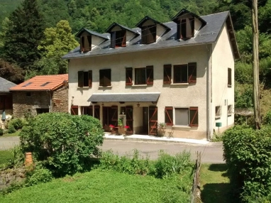 Great deal, hostel and mountain cafe for sale for 469,000&euro; in Ariège, Midi-Pyrénées
