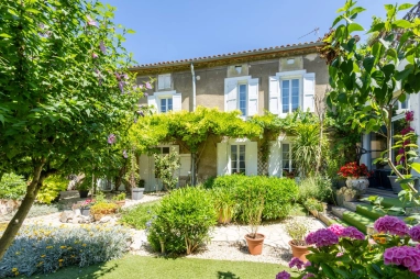 Maison de Maître with indoor pool and outbuildings for sale for 695,000&euro; in Hérault, Languedoc-Roussillon