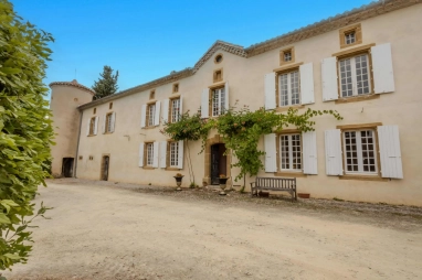 Prestigious property with pool and gîte for sale for 695,000&euro; in Aude, Languedoc-Roussillon