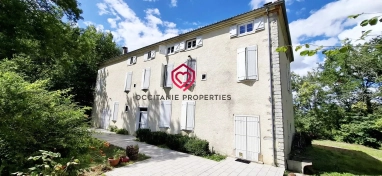 Castle near Foix for sale for 523,000&euro; in Ariège, Midi-Pyrénées