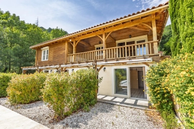 Stunning chalet with panoramic views for sale for 410,000&euro; in Aude, Languedoc-Roussillon