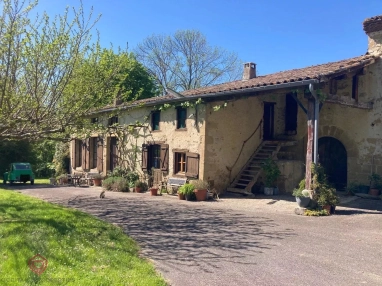 Large Farmhouse with Land, Pool, and Outbuildings for sale for 449,500&euro; in Ariège, Midi-Pyrénées