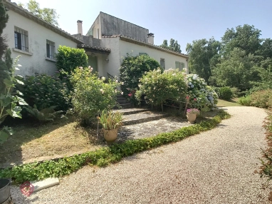 Maison familiale au calme avec parc arboré for sale for 335,000&euro; in Aude, Languedoc-Roussillon