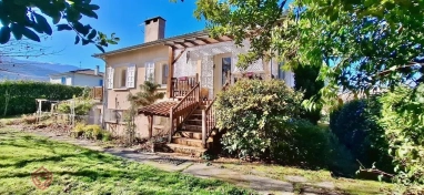 Large house with garden and private practice for sale for 443,000&euro; in Ariège, Midi-Pyrénées