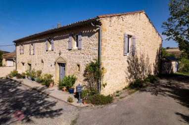 Authentic, renovated 18th-century farmhouse for sale for 375,000&euro; in Aude, Languedoc-Roussillon