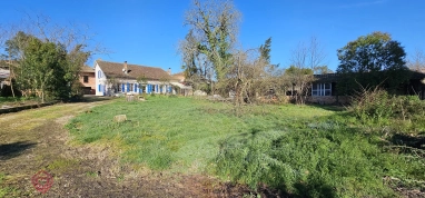 Character house. Potential for guest house. for sale for 299,000&euro; in Ariège, Midi-Pyrénées