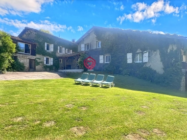 Character house with interior pool for sale for 580,000&euro; in Ariège, Midi-Pyrénées