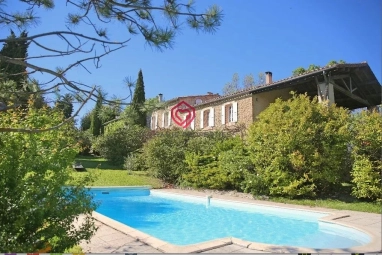 Country estate on 1.4 ha: house + 3 guest accommodations, great potential, 12 min from Castelnaudary / Revel. for sale for 630,000&euro; in Aude, Languedoc-Roussillon