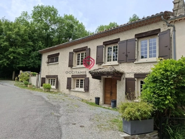 A spacious family home surrounded by nature for sale for 235,000&euro; in Aude, Languedoc-Roussillon