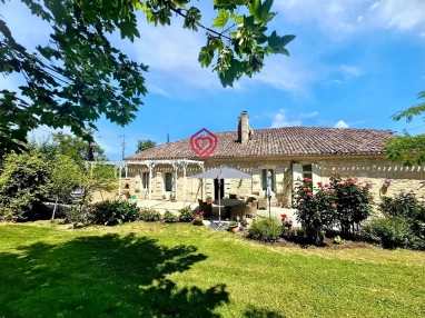 Charming Gascon Single Story Farmhouse with pool and privacy for sale for 495,000&euro; in Gers, Midi-Pyrénées