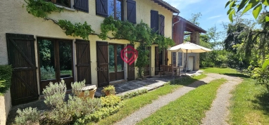 Good potential for this 6-room house for sale for 192,000&euro; in Ariège, Midi-Pyrénées