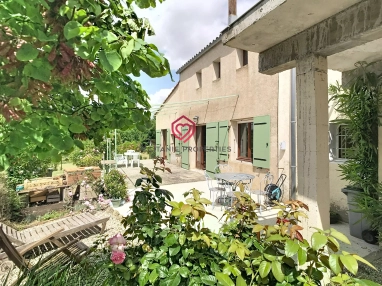 4 Bedroom(s) - 0 m² land for sale in Aude, Languedoc-Roussillon, France - FrenchPropertyPortal.com A family home in the heart of the countryside for sale for 275,600€ in Aude, Languedoc-Roussillon