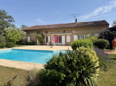 Spacious Home with Mountain Views for sale for 690,000&euro; in Haut-Garonne, Midi-Pyrénées